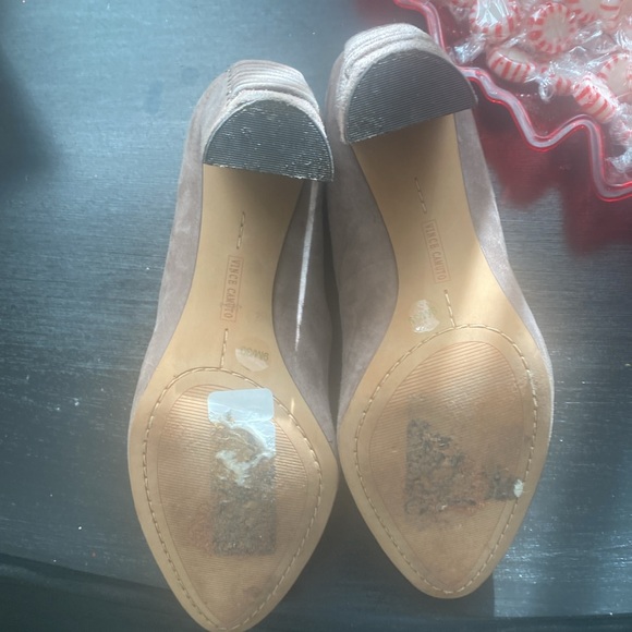 Vince Camuto Suede Sumps - Picture 3 of 4